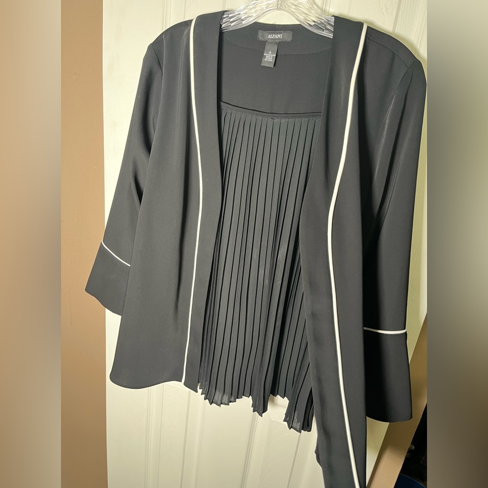 Alfani Open Front Cardigan Petite
Small Black 3/4 Sleeve 100% Polyester - Picture 5 of 17